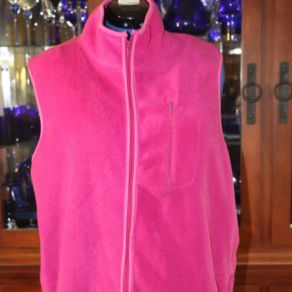 Hunter's Run Women's Fuchsia Fleece Vest- L